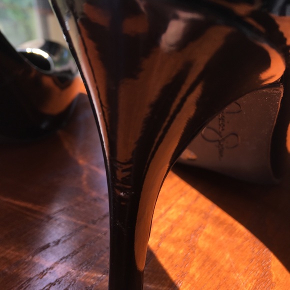 High Heels - Picture 7 of 8